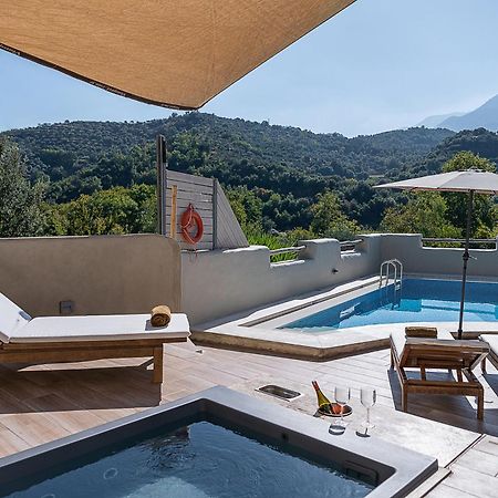 Verekinthos Villas - Pool, Hot Tub, Bbq, Kids Playground, Stunning Mountain Views Yerolákkos 외부 사진