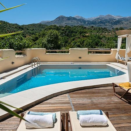 Verekinthos Villas - Pool, Hot Tub, Bbq, Kids Playground, Stunning Mountain Views Yerolákkos 외부 사진