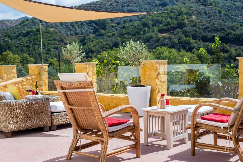 Verekinthos Villas - Pool, Hot Tub, Bbq, Kids Playground, Stunning Mountain Views Yerolákkos 외부 사진