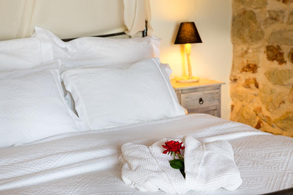 Verekinthos Villas - Pool, Hot Tub, Bbq, Kids Playground, Stunning Mountain Views Yerolákkos 외부 사진
