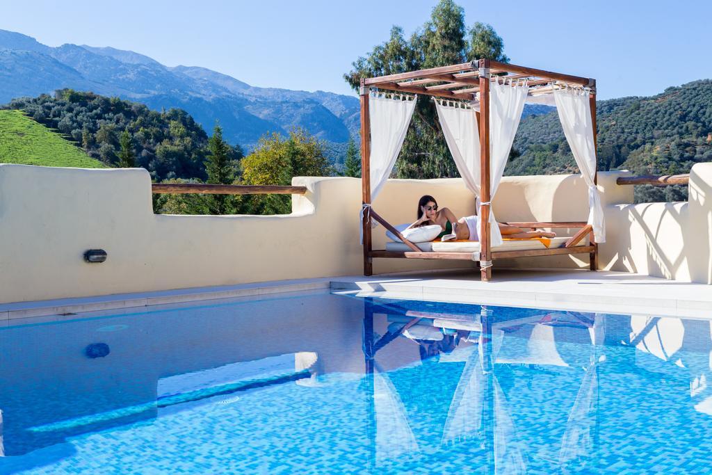 Verekinthos Villas - Pool, Hot Tub, Bbq, Kids Playground, Stunning Mountain Views Yerolákkos 외부 사진