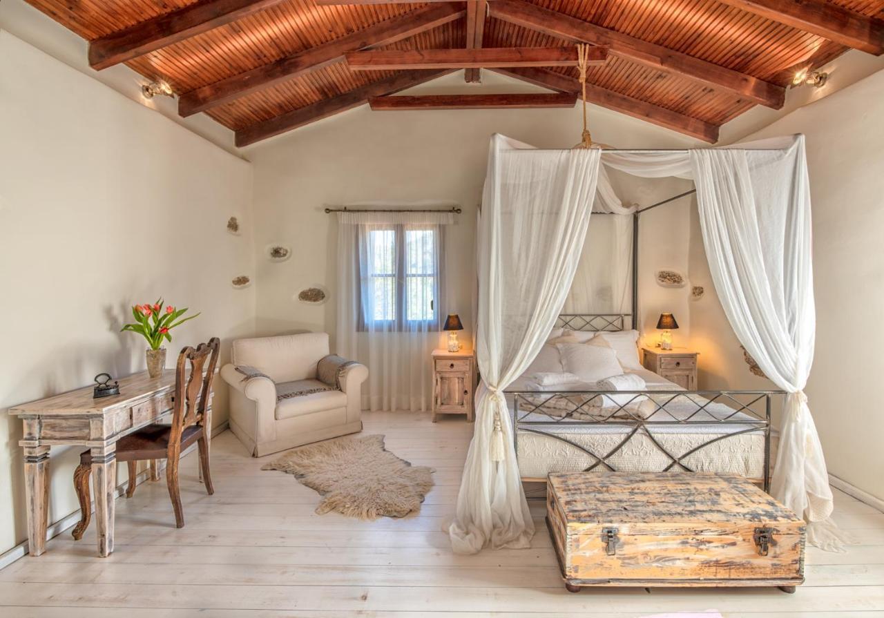 Verekinthos Villas - Pool, Hot Tub, Bbq, Kids Playground, Stunning Mountain Views Yerolákkos 외부 사진